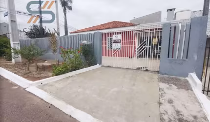 Casa com 3 quartos à venda no Campo de Santana, Curitiba  por R$ 750.000