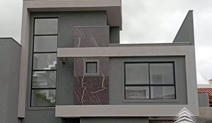 Sobrado a venda no Bacacheri, 3 dormitórios, 2 vagas de garagem