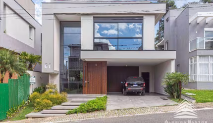 Casa a venda em Santa Felicidade, 3 dormitórios, 3 suítes, 2 vagas de garagem, alto padrão, Green Village Park