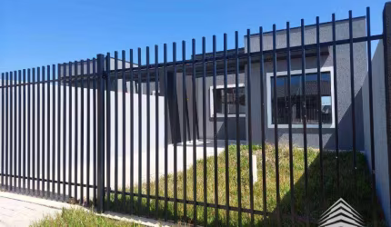 Casa a venda no bairro Estados, 2 dormitórios, 2 vagas de garagem, Fazenda Rio Grande, Rua Céu Azul