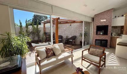 Casa a venda no Orleans, 3 dormitórios, 2 vagas de garagem