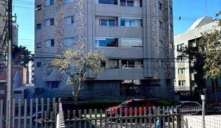 Apartamento a venda no Cabral, 3 dormitórios, 1 suíte, 2 vagas de garagem, sacada com churrasqueira