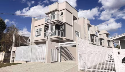 Sobrado a venda no Xaxim, 3 dormitórios, 1 vaga de garagem