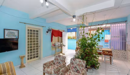 Casa com 3 dormitórios à venda, 330 m² por R$ 730.000,00 - Capão Raso - Curitiba/PR