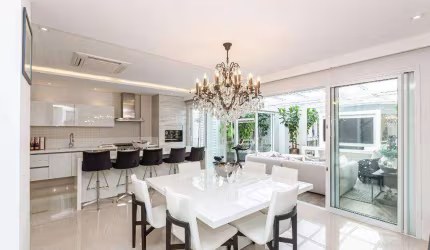 Casa em condomínio à venda - Porteira Fechada -por R$ 4.200.000 - Bigorrilho - Curitiba/PR