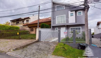 Casa a venda no Pilarzinho, 3 dormitórios, 2 vagas de garagem