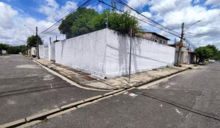 Casa Residencial à venda, no bairro Mafua, Teresina/PI