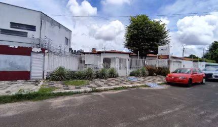 Casa Comercial à venda, no bairro Ininga, Teresina/PI