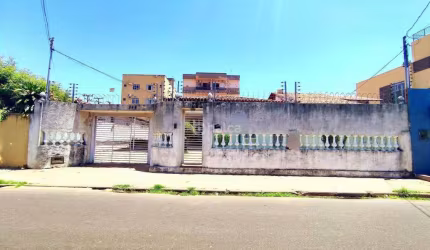 Casa Residencial à venda, no bairro Cabral, Teresina/PI