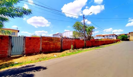 Lote/Terreno para aluguel, no bairro Lourival Parente, Teresina/PI