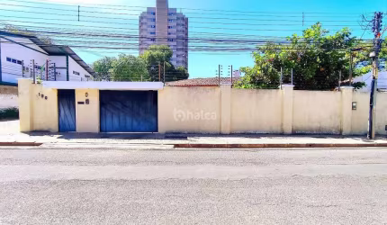 Casa à venda, no bairro Joquei, Teresina/PI