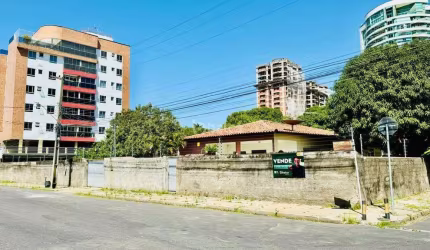 Casa Comercial à venda, no bairro Noivos, Teresina/PI