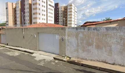 Casa Residencial à venda, no bairro Cristo Rei, Teresina/PI