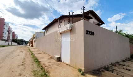 Casa Residencial à venda, no bairro Piçarreira, Teresina/PI