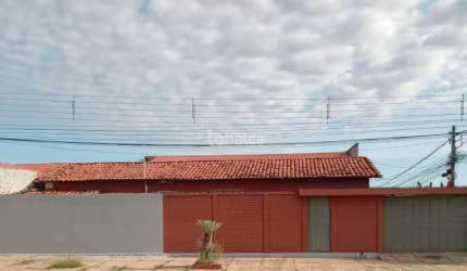 Casa Residencial para aluguel, no bairro Vermelha, Teresina/PI