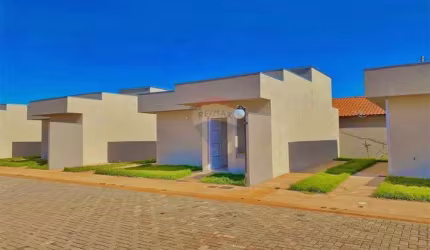 Casa Nº 03 de 51m² com 2 vagas de garagem e 2 quartos em condomínio fechado com piscina nunca habitado no bairro São Conrado