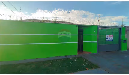 Casa com 2 Suítes e 3 Quartos no Santa Luzia