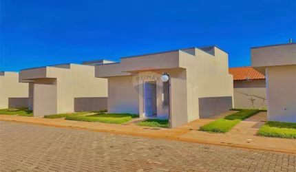 Casa Nº 12 de 63m² com 2 vagas de garagem e 3 quartos em condomínio fechado com piscina nunca habitado no bairro São Conrado