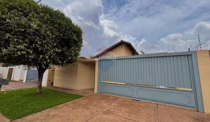 Casa térrea com 3 quartos sendo 2 suítes e Espaço Gourmet
