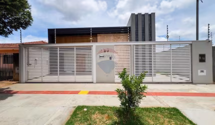 Casa a venda com 1 suíte e 2 quartos no bairro Santo Antônio