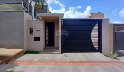 Casa  à Venda no Bairro Monte Castelo – 03 quartos e quintal! Aceita financiamento!