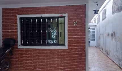 Belíssima casa térrea à venda.
