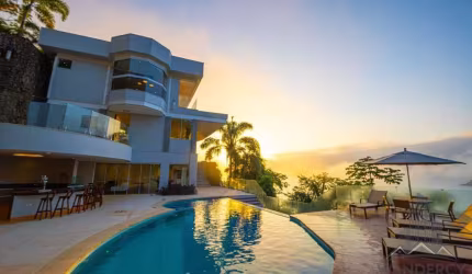 Mansão de Luxo com Vista Mar em Condomínio Fechado Ubatuba Litoral Norte