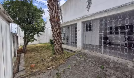 Casa à venda com 4 quartos na Torre  -- 445 mil