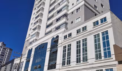 Lindo Apto Finamente Mobiliado, com 3 qtos e 94m2, no centro de ìtajaí