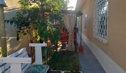 Casa para Venda em Saquarema, Porto da Roça II (Bacaxá), 2 dormitórios, 1 suíte, 2 banheiros, 2 vagas