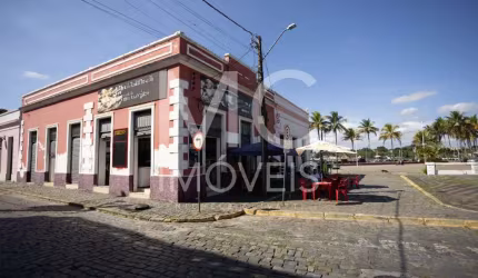Comercial com 110 m², à venda no bairro Centro Histórico.