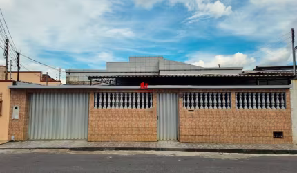 Casa para Venda em Manaus, Dom Pedro I, 3 dormitórios, 3 suítes, 4 banheiros, 2 vagas