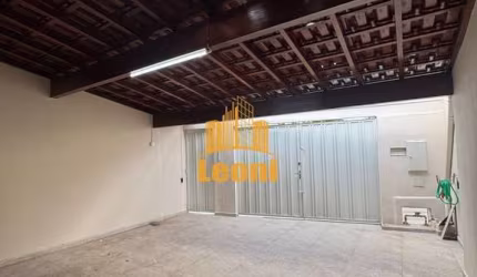 Casa 3 Qts com 1 suíte a poucos metros da Avenida Durval Nicolau