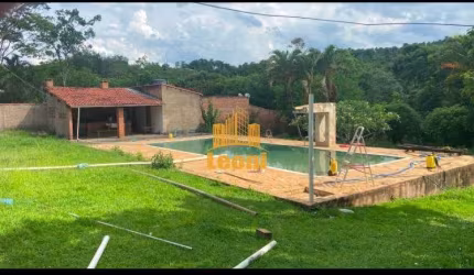 Chácara a venda com 4 quartos na região do Pedra Rachada