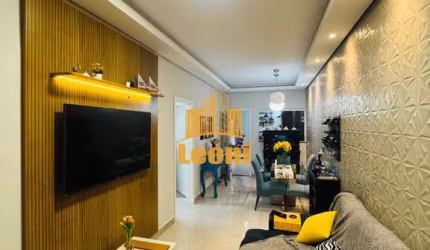 Casa recém reformada com muito porcelanato e belíssima decoração