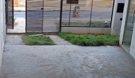 Casa com exelente localizaçao no bairro Ceu Azul