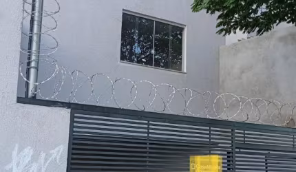 Casa Geminada com 2 quartos, bairro Ceu Azul, em Belo Horizonte.