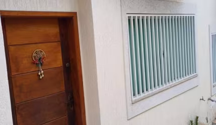 Casa Condomínio  2 Dormitório 2 Suítes 1 Vaga Área útil: 49,00 m²  Zona Leste
