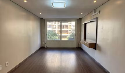 Apartamento amplo, revitalizado no bairro Exposição - Caxias do Sul/RS