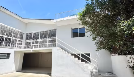 Casa á venda no bairro Fátima com possibilidade de fazer 2 moradias ou Residencial/Comercial - Caxias do Sul / RS