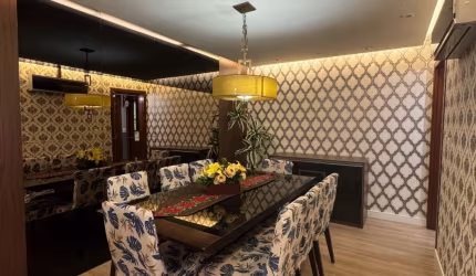 Apartamento central, amplo e com vaga de garagem