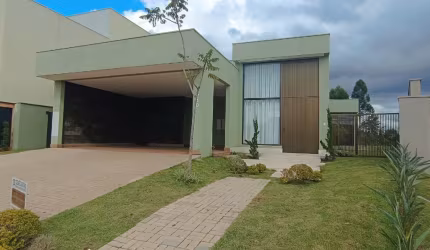 'Casa de Luxo em Alphaville: Conforto e Segurança'