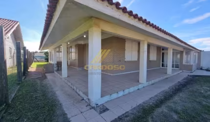 IMÓVEL COM ENTRADA EXCLUSIVA PARA O MAR