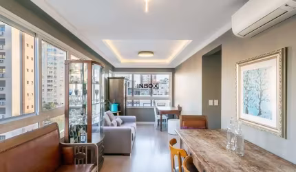 Apartamento semimobiliado com 60m², 1 suíte e 2 vagas próximo à 24 de Outubro!