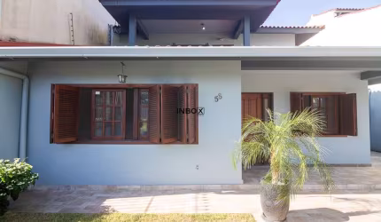 Casa com 4 quartos para alugar na Rua Zeev Jabotinski, 58, Jardim Itu Sabará, Porto Alegre, 400 m2 por R$ 9.900