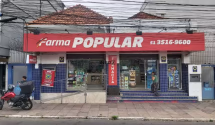 INBOX CIA IMOBILIARIA VENDE e ALUGA Prédio Comercial constituído com duas casas, 540 m², no coração do bairro Petrópolis.
