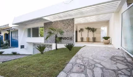 Casa Comercial Reformada no Três Figueiras - 376m² e 4 Vagas