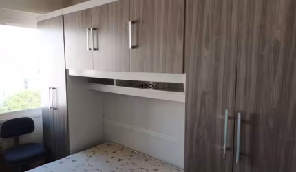 Apartamento com um dormitório 100% mobiliado com uma vaga de garagem