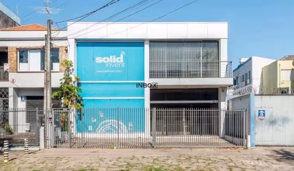 Prédio Comercial com 500m², Fachada de Vidro e Climatização Instalada