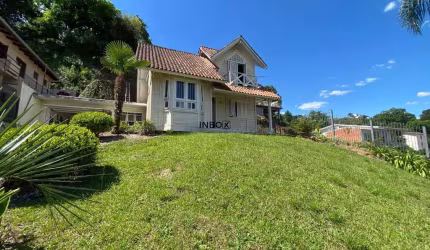 CASA INDIVIDUAL DE 3 QUARTOS NO BAIRRO GLÓRIA EM BENTO GONÇALVES